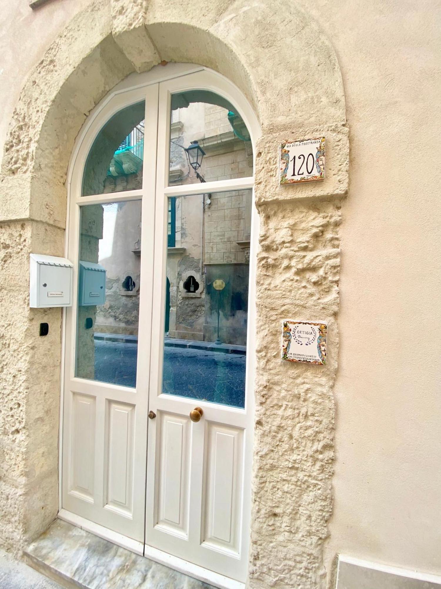 Apartament Ortigia Dreaming Syrakuzy Zewnętrze zdjęcie